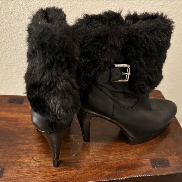 Women, leather ankle boots. Leather Scathes on the Heel - Picture 4 of 6